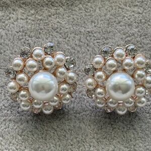 Elegant Pearl and Crystal Pierced Earrings